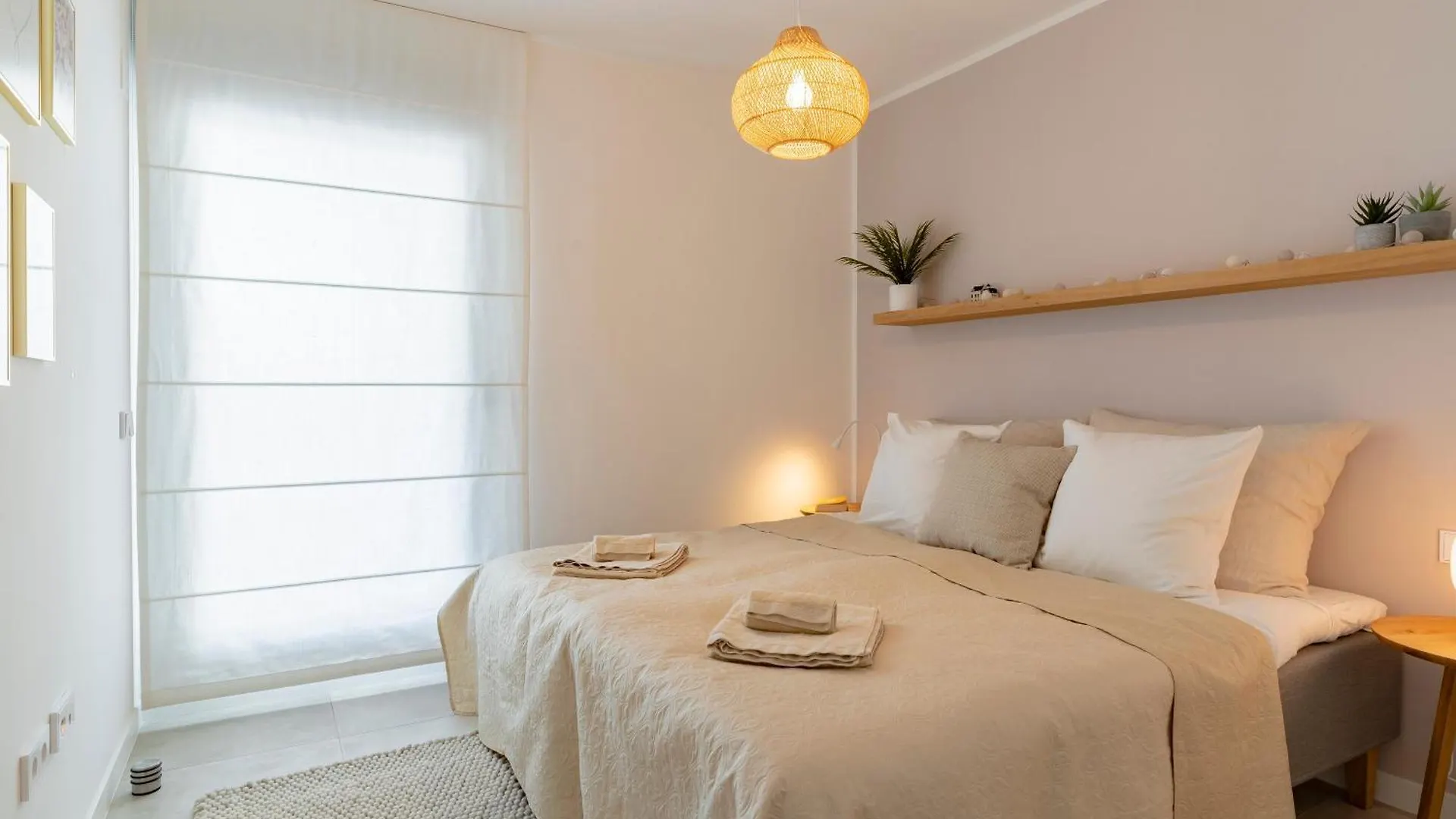 Charming 3 Bedroom Apartment In Estepona Close To The Sea