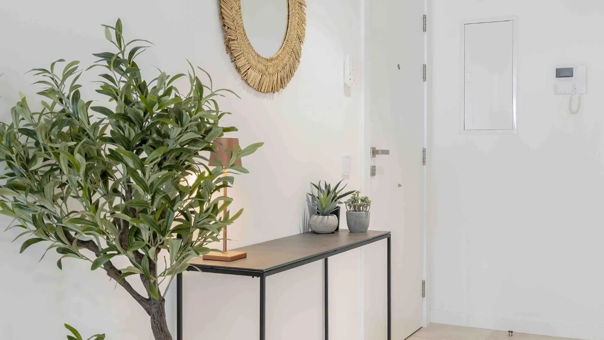 Charming 3 Bedroom Apartment In Estepona Close To The Sea Spain