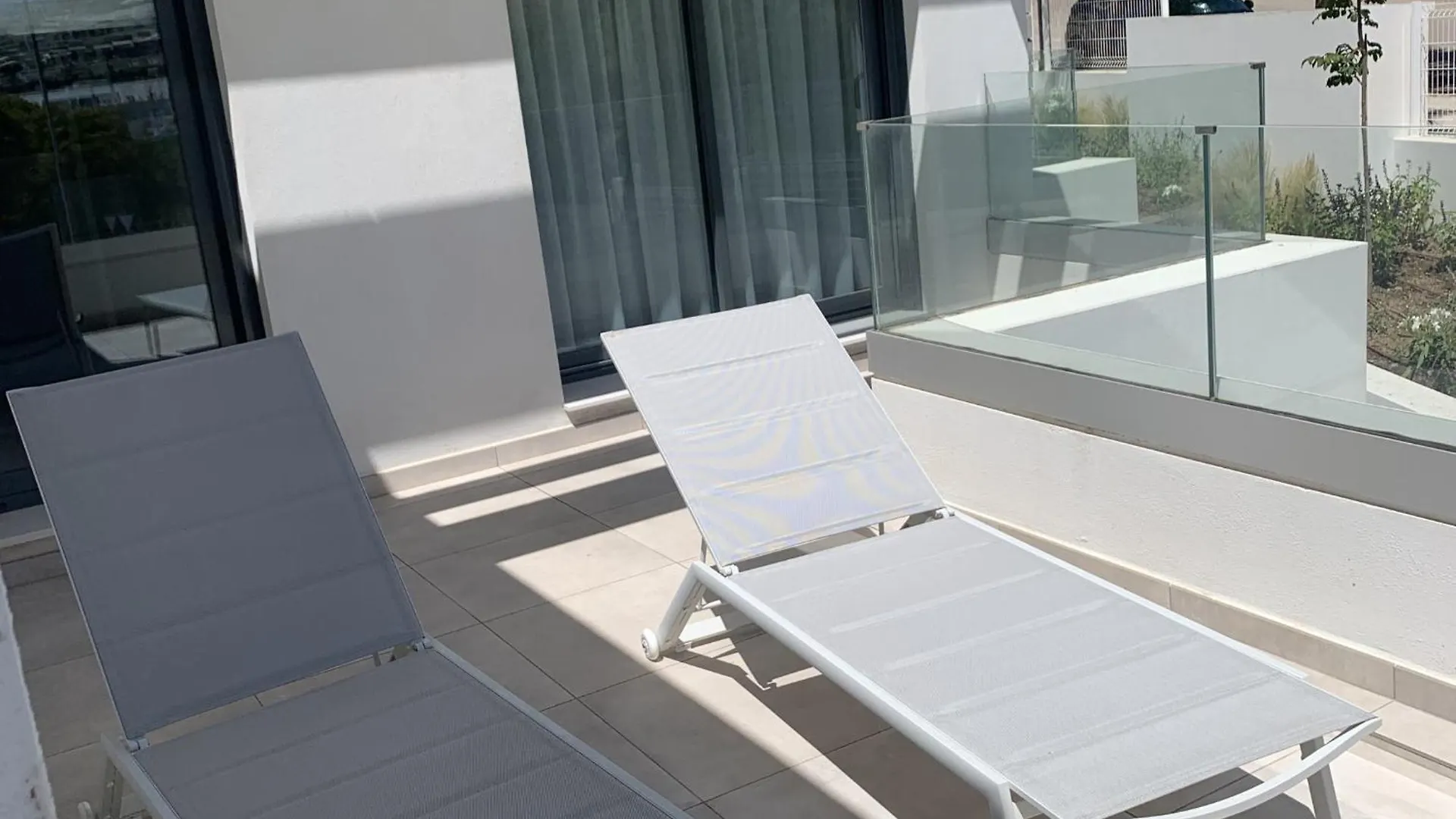 Charming 3 Bedroom Apartment In Estepona Close To The Sea Hiszpania