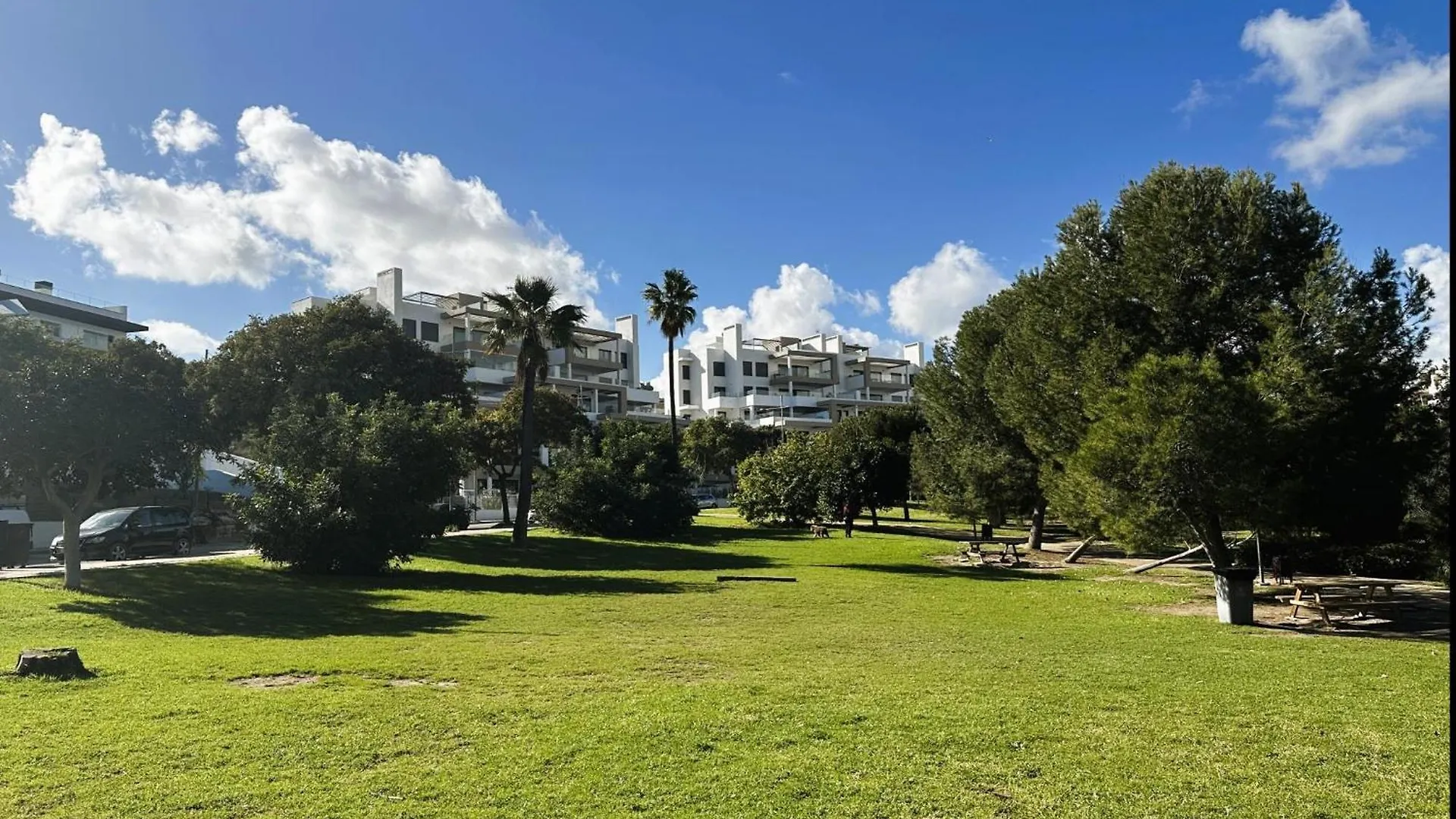 Charming 3 Bedroom Apartment In Estepona Close To The Sea